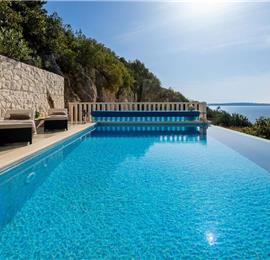 3 Bedroom Villa in Uvala Ljubljeva near Trogir, sleeps 6-7